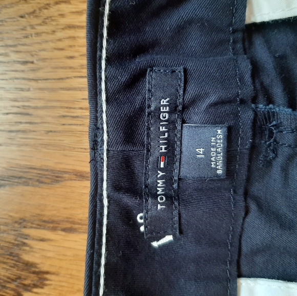 Shorts - Picture 2 of 3